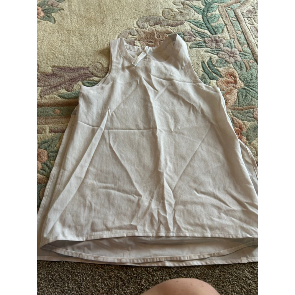 Lululemon size 4 Lightweight Split-Back Training … - image 1